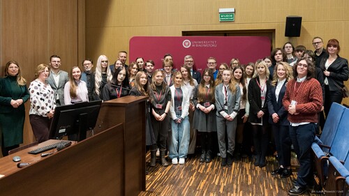 Złap w żagle pomyślne wiatry. Rozpoczęła się IV edycja Programu Tutorskiego UwB „Uczeń jako badacz, naukowiec i odkrywca"